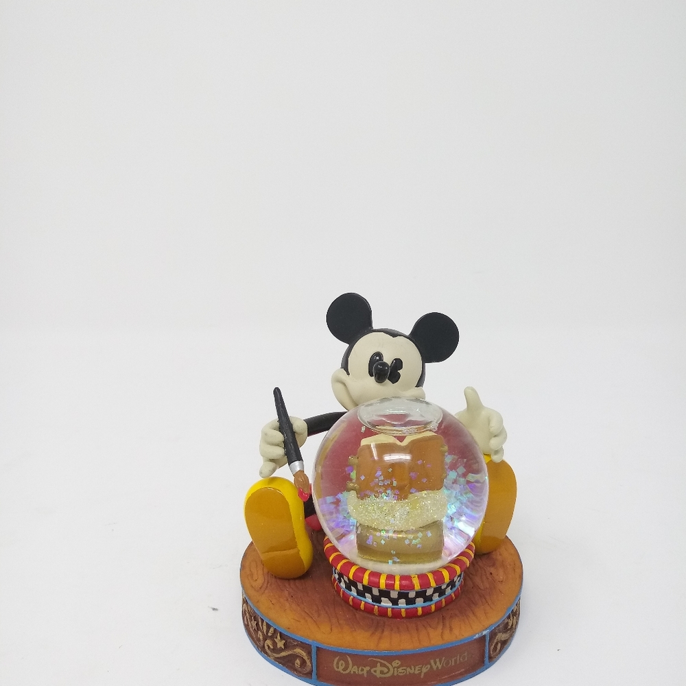 Disney mini mickey mouse sno globe